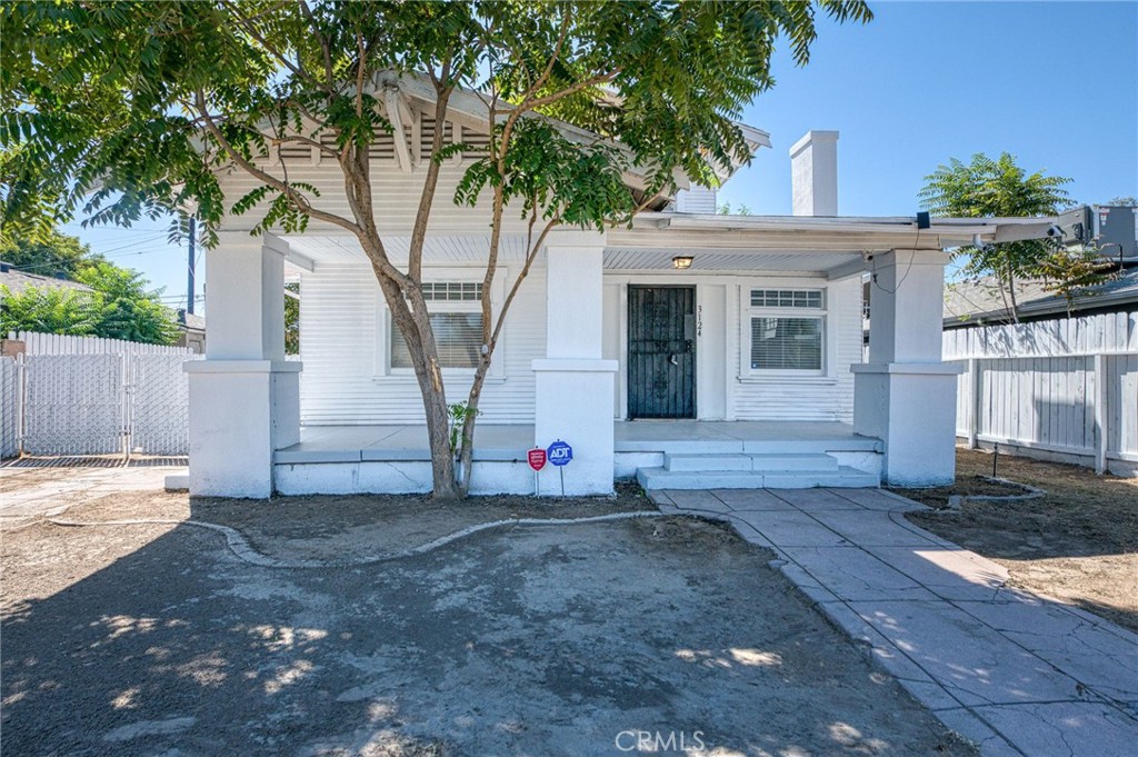 3124 E Madison Avenue Property Photo