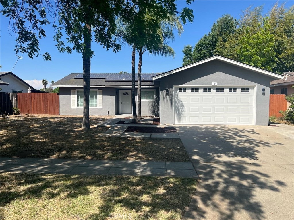 1704 E Los Altos Avenue