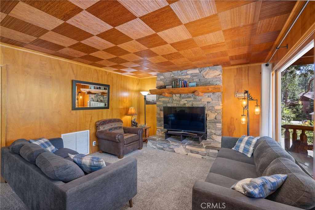 39162 Manzanita Property Photo 6