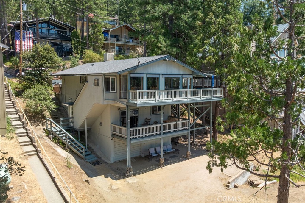 37744 Shoreline Drive Property Photo 1