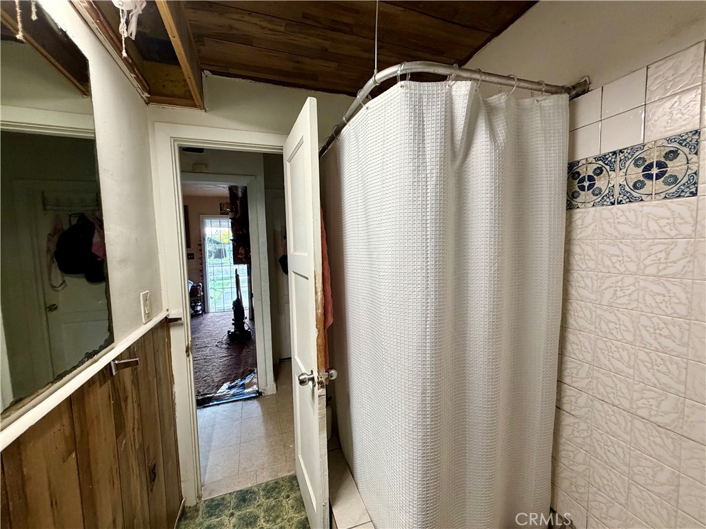 313 S K Property Photo 9