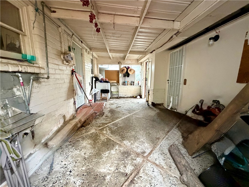 313 S K Property Photo 10