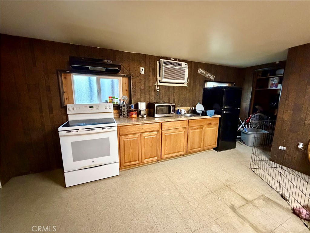 313 S K Property Photo 12