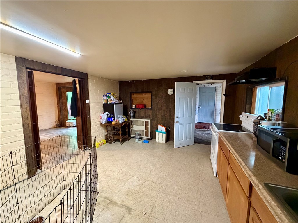 313 S K Property Photo 13