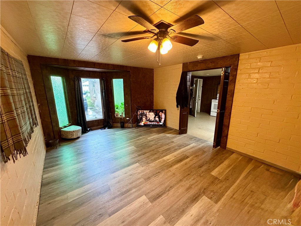 313 S K Property Photo 14