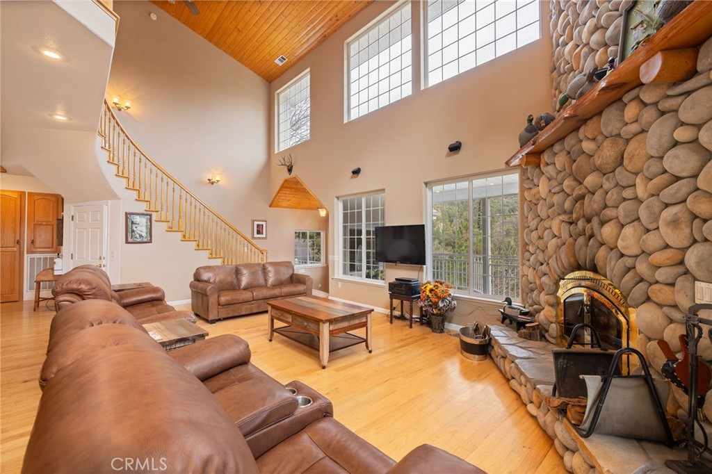 39818 Granite Ridge Property Photo 4