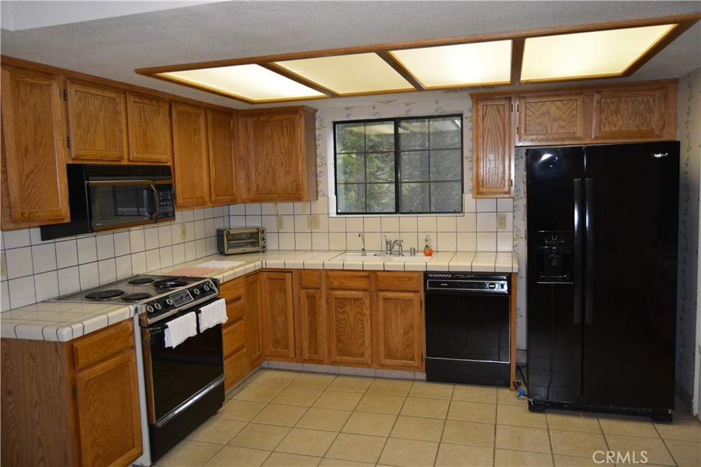 40748 Foxboro Court Property Photo 5