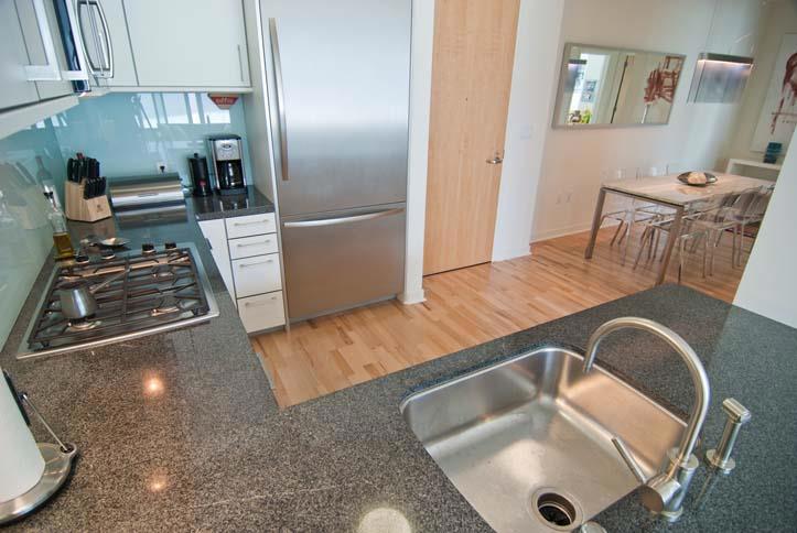 390 Everett Avenue Property Photo 4