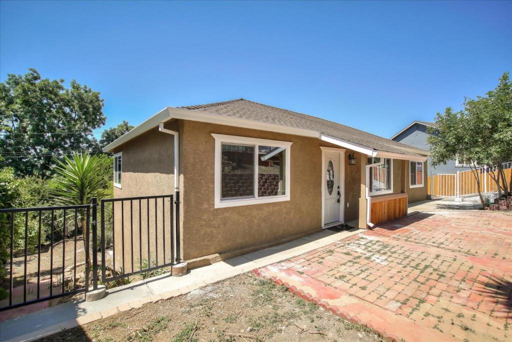 110 Navone Street Property Photo 1