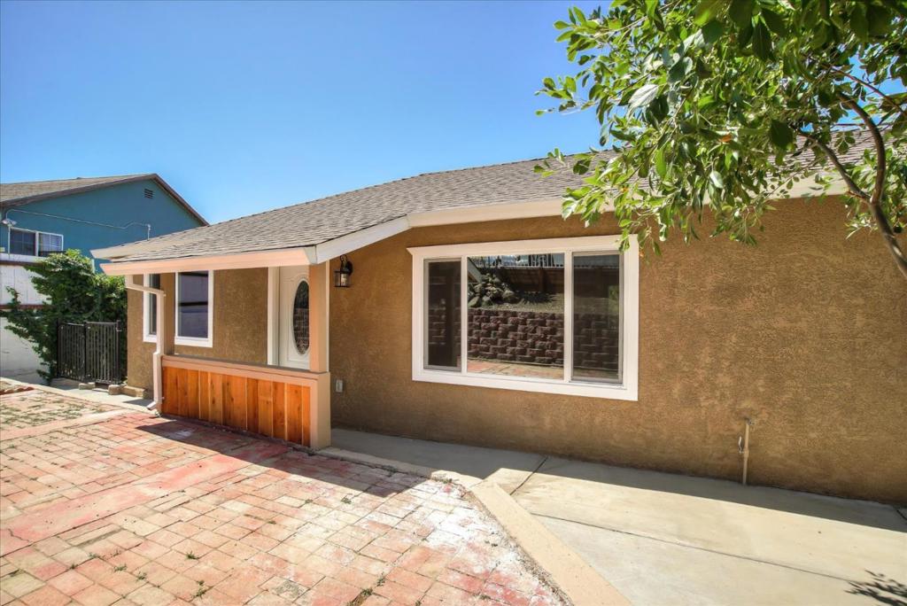 110 Navone Street Property Photo 2