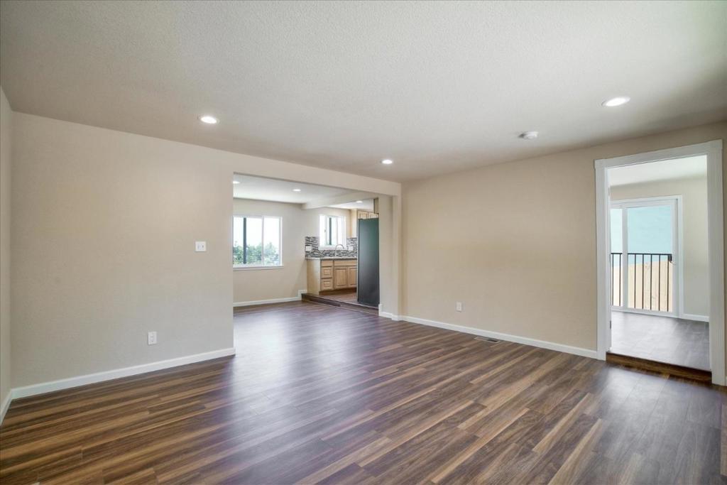 110 Navone Street Property Photo 7