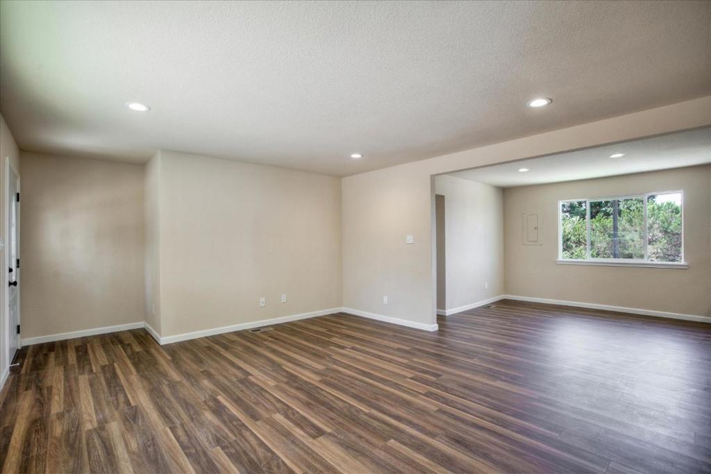 110 Navone Street Property Photo 8