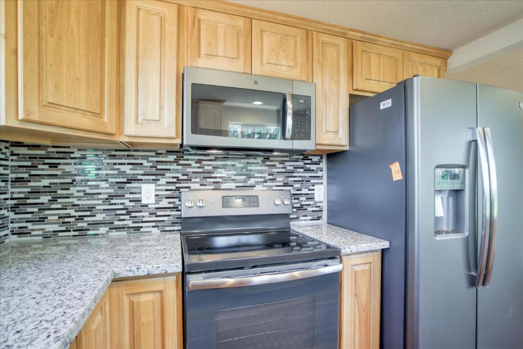 110 Navone Street Property Photo 15