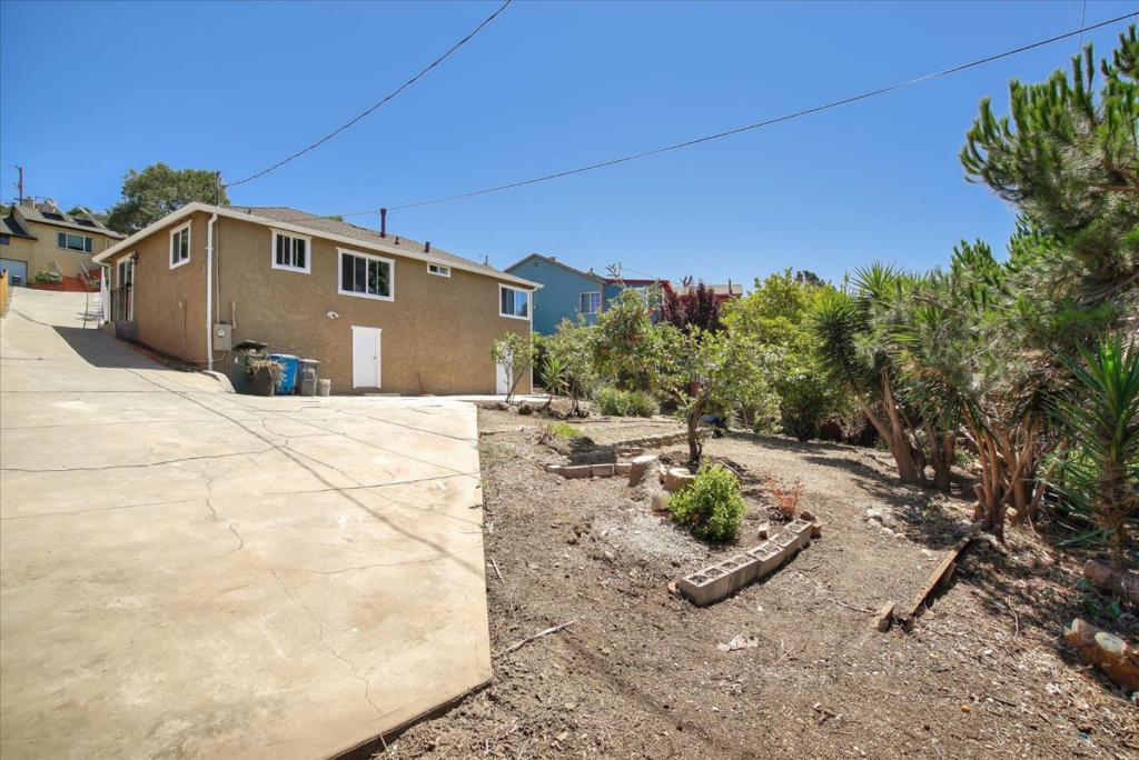 110 Navone Street Property Photo 36
