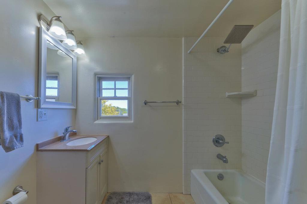 410 Pine Avenue Property Photo 43