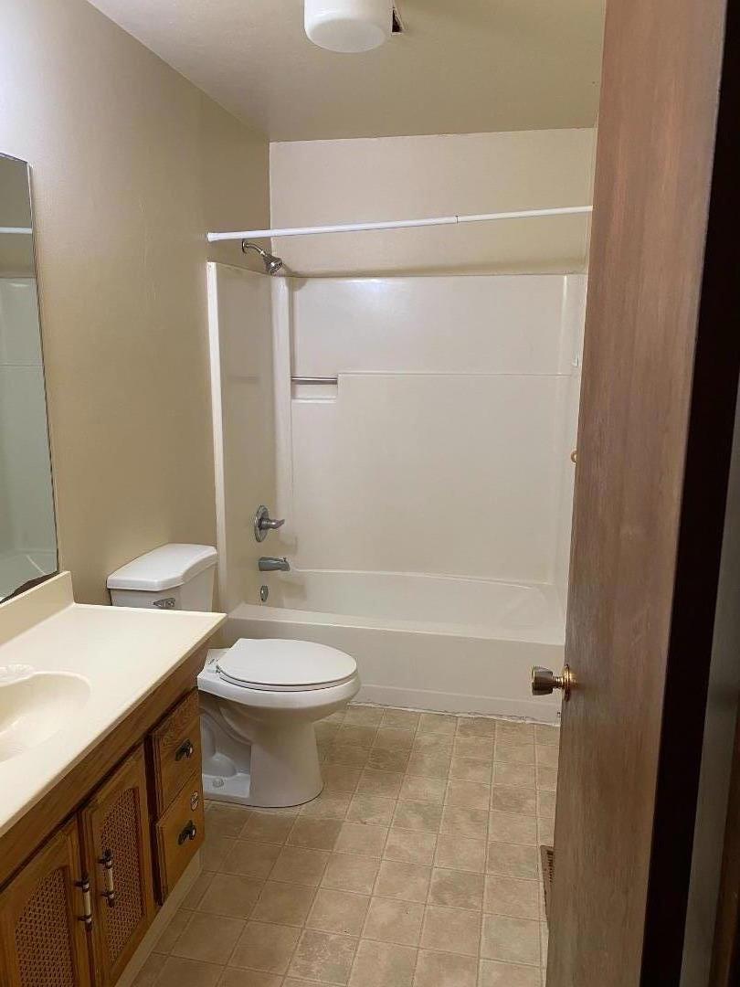 1067 Harcourt Avenue Property Photo 7