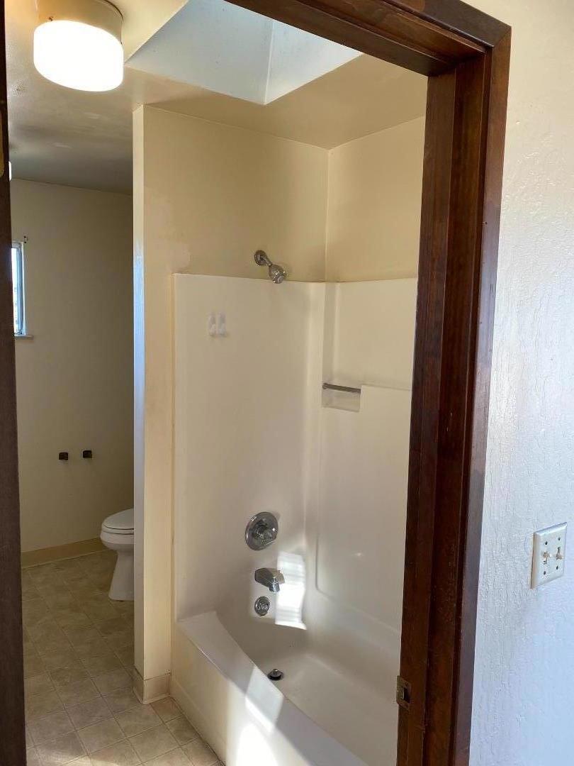 1067 Harcourt Avenue Property Photo 9
