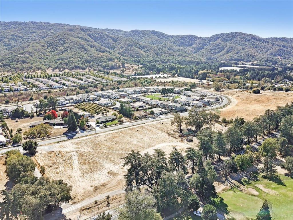 2740 Hecker Pass Road Property Photo 3