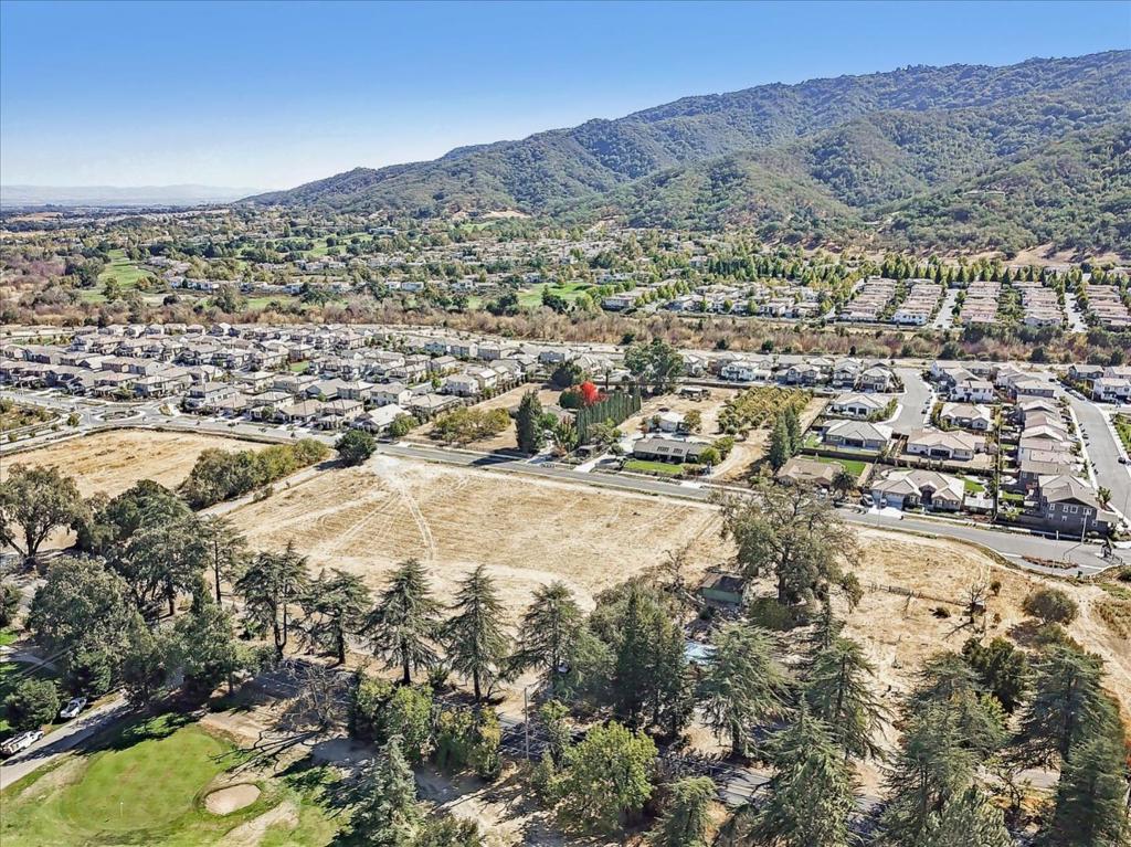 2740 Hecker Pass Road Property Photo 5