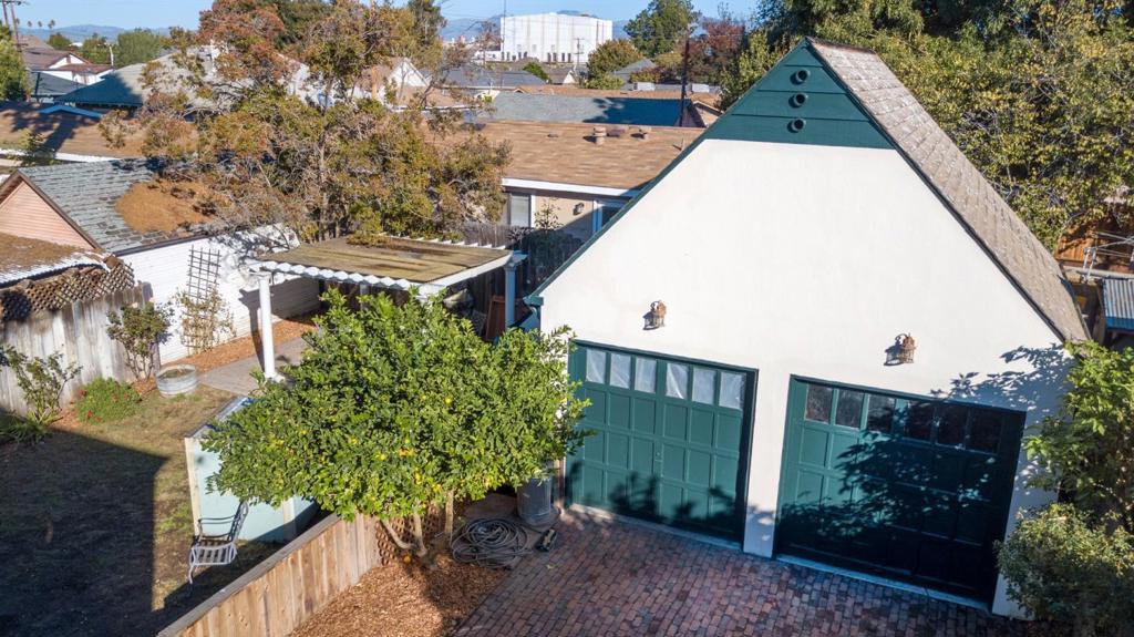 929935 Monterey Street Property Photo 5