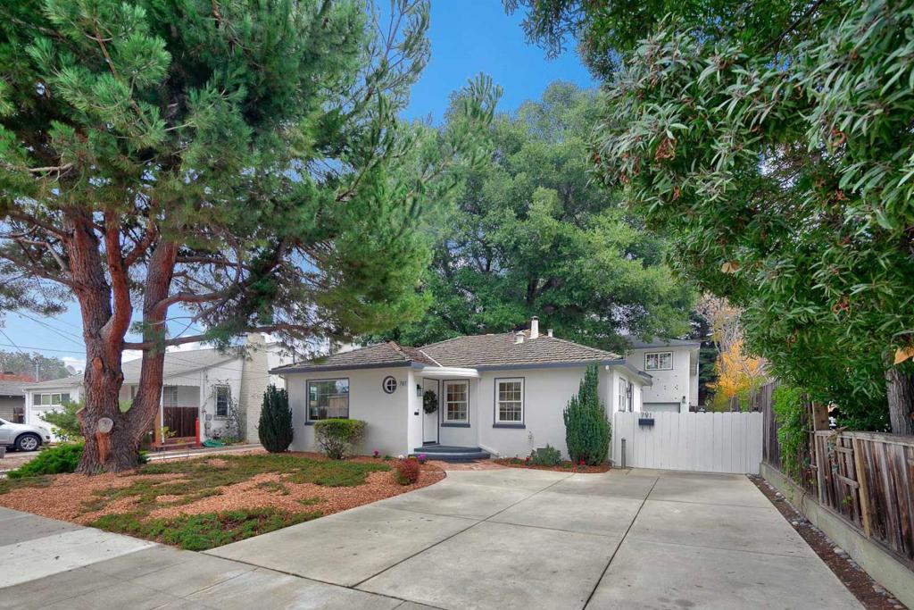 791 Palo Alto Avenue Property Photo 1