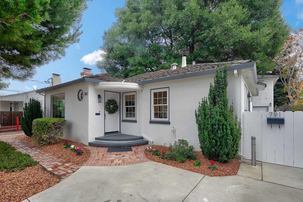 791 Palo Alto Avenue Property Photo 3