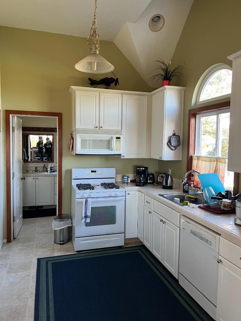 414 California Street Property Photo 15