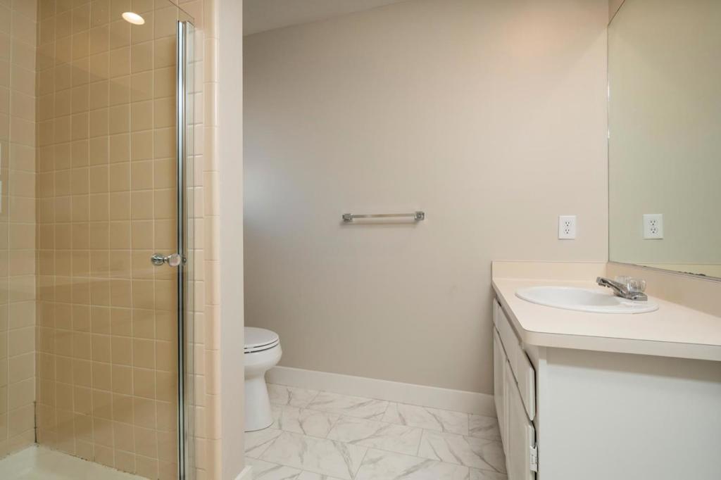 610 Grand Avenue Property Photo 15