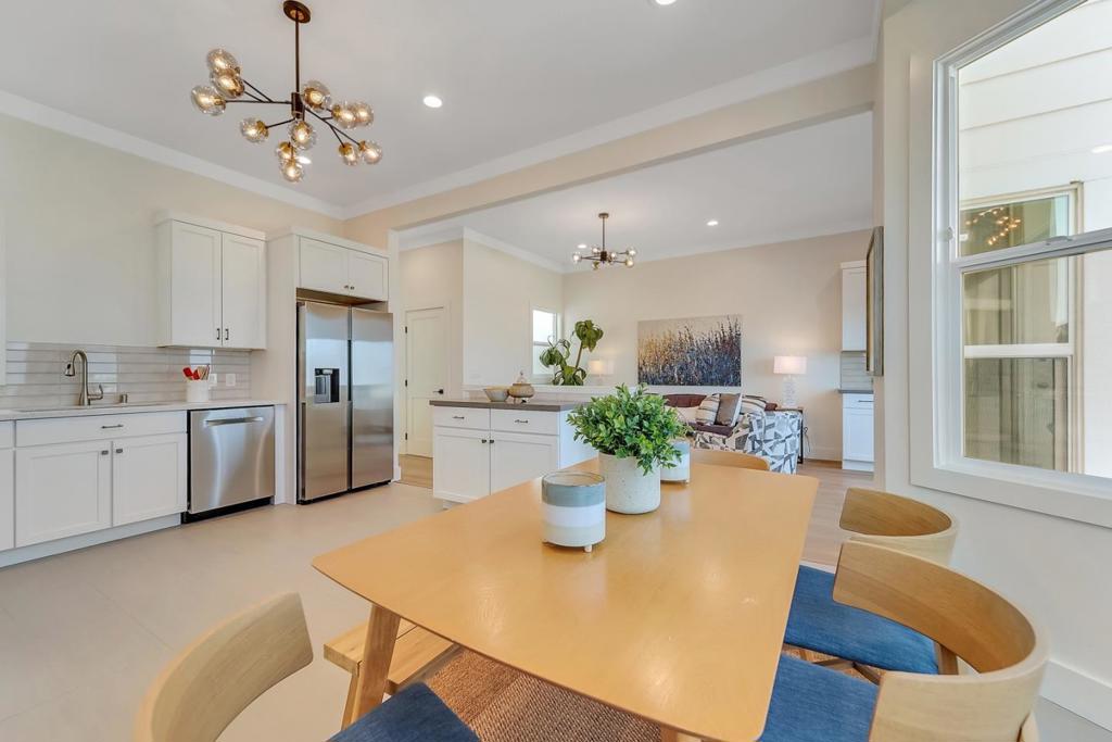 321 Castro Street Property Photo 6