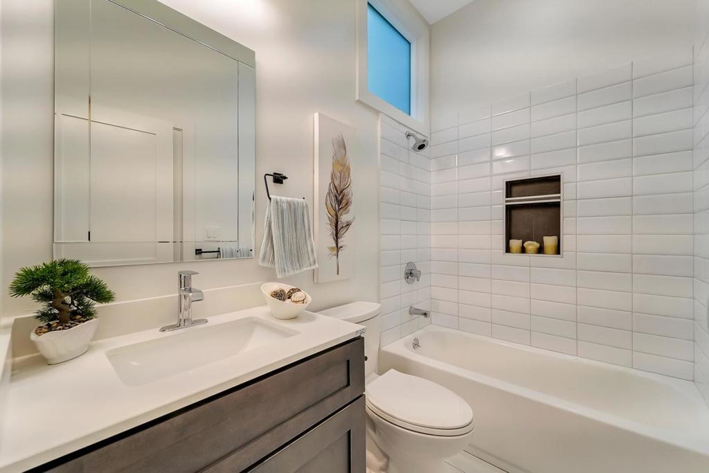 321 Castro Street Property Photo 23