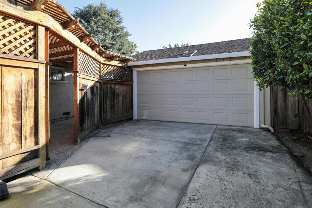 1150 Shamrock Drive Property Photo 3