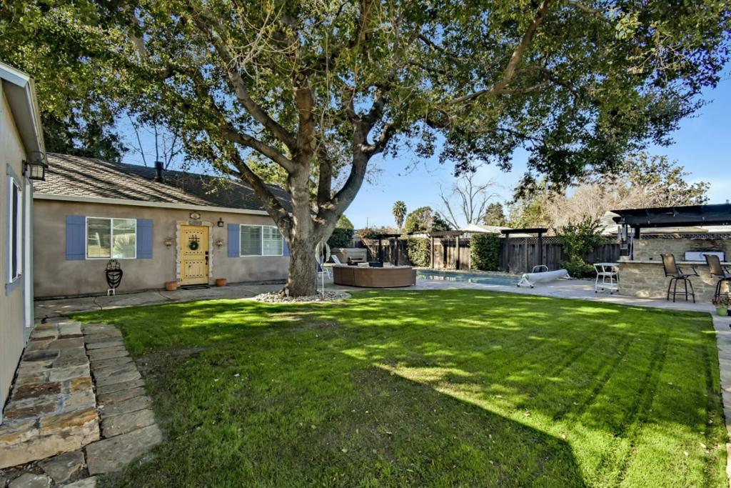 433 Daniel Way Property Photo 5