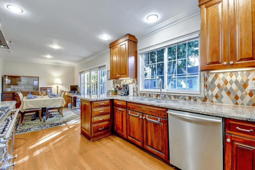 433 Daniel Way Property Photo 17