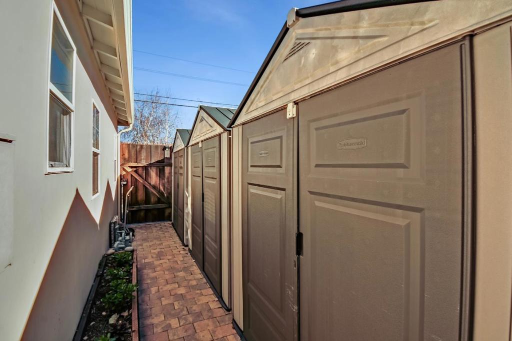 433 Daniel Way Property Photo 38