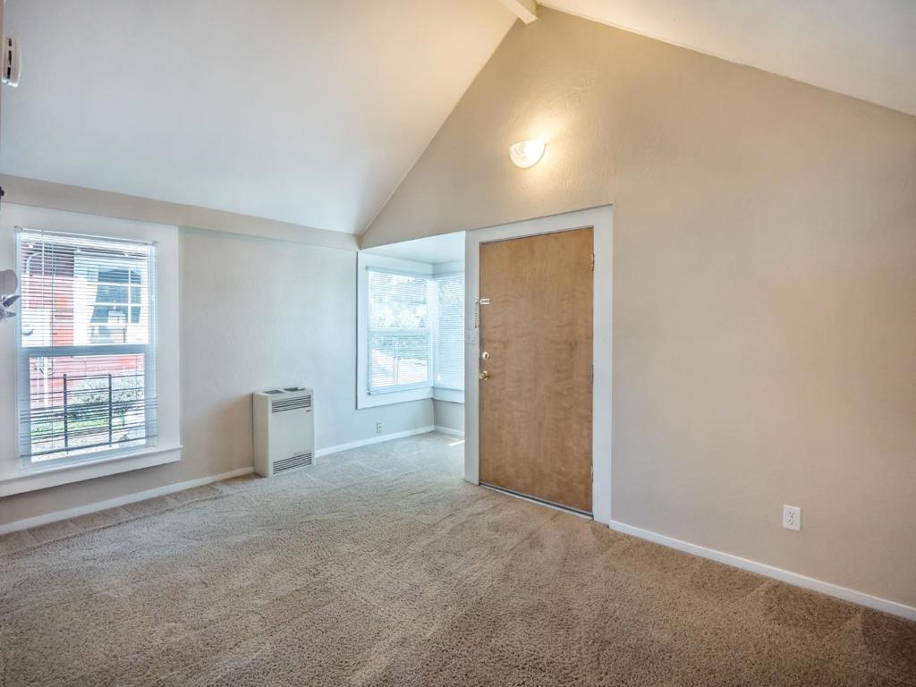 215217 Roberts Street Property Photo 18