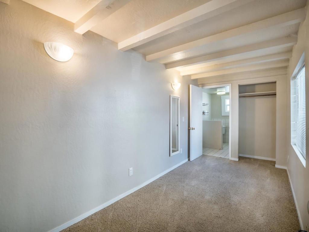 215217 Roberts Street Property Photo 21