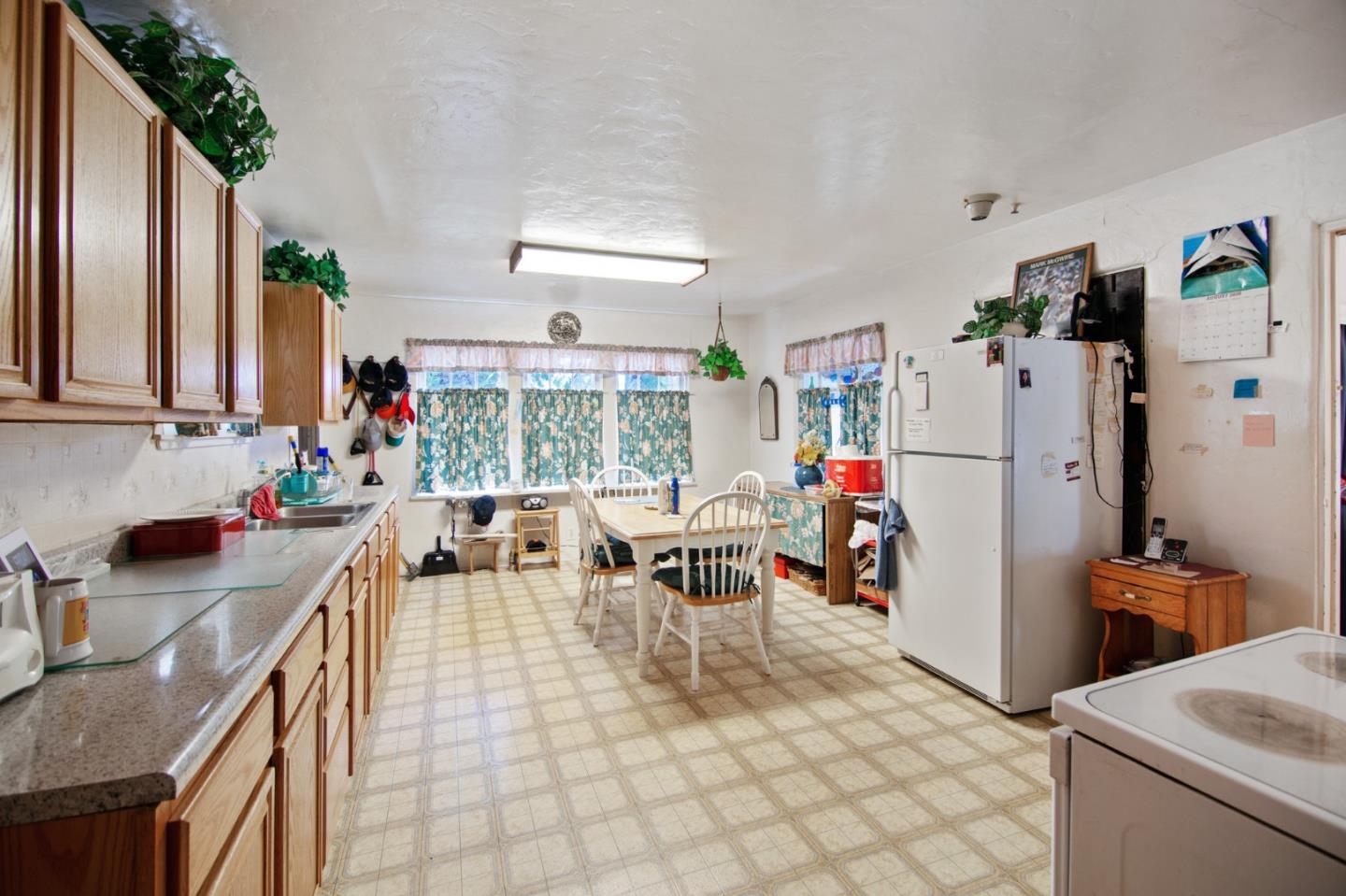 5035 Soquel Drive Property Photo 4