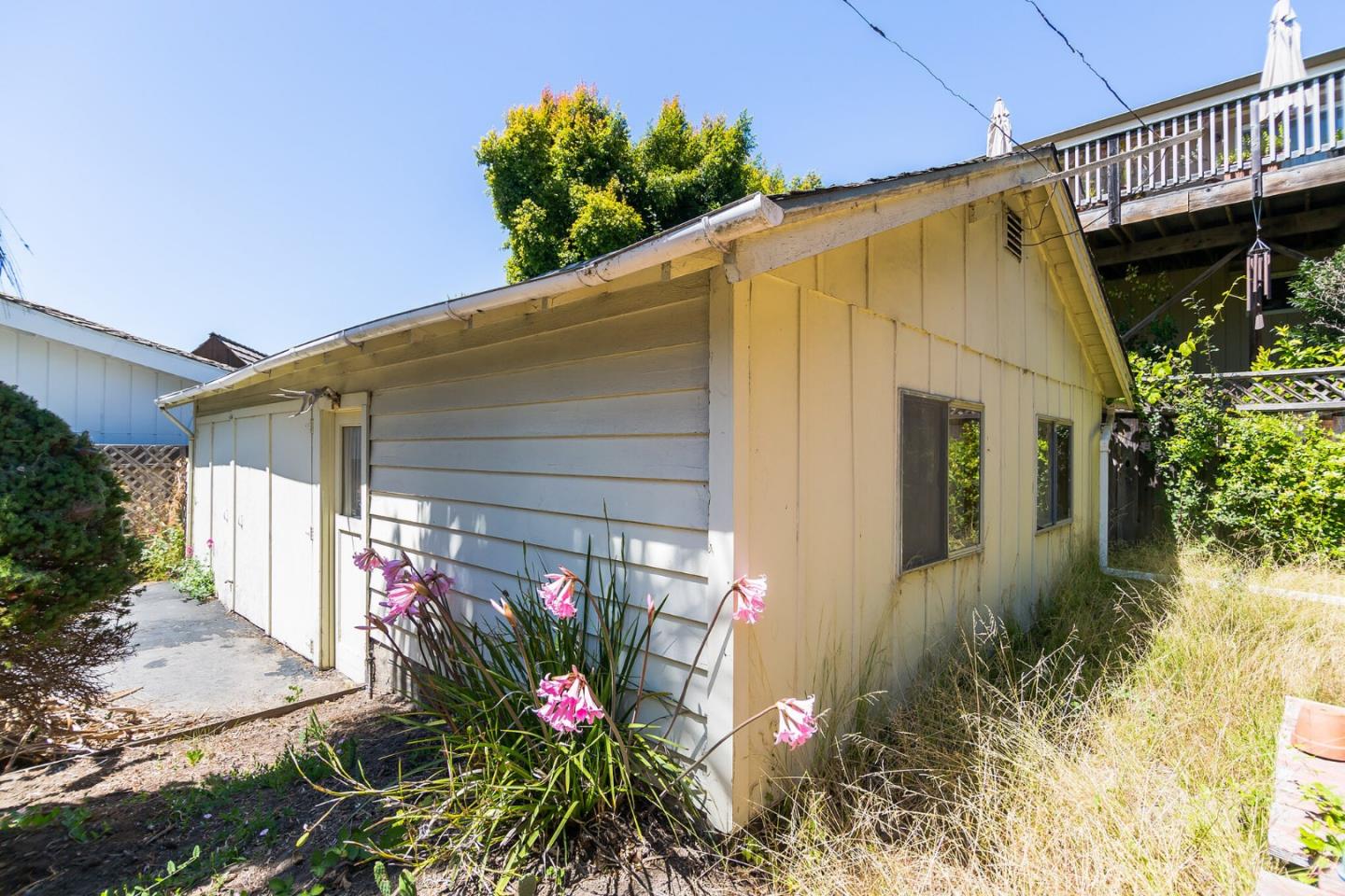 5035 Soquel Drive Property Photo 8