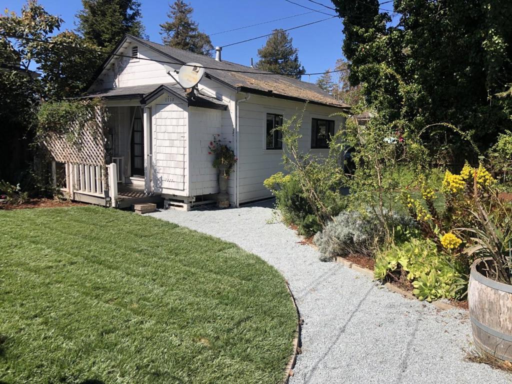 709 El Salto Drive Property Photo 2
