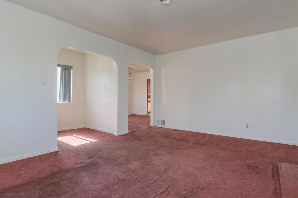 598 Crocker Avenue Property Photo 5