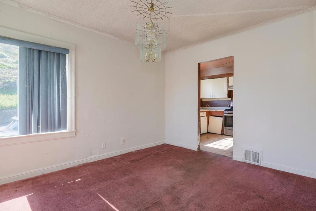 598 Crocker Avenue Property Photo 9