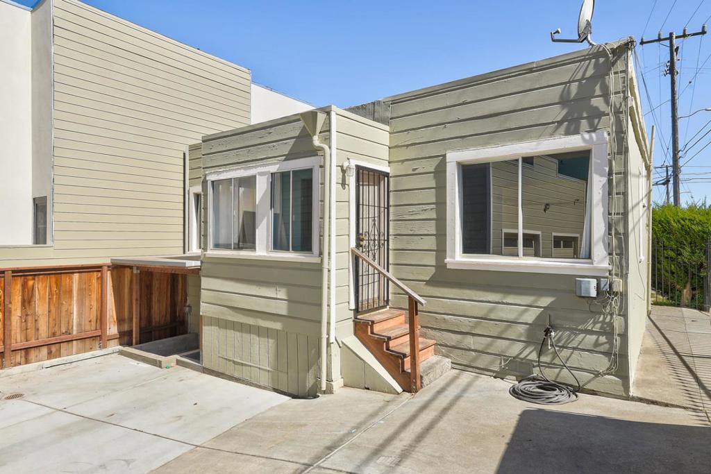 598 Crocker Avenue Property Photo 21