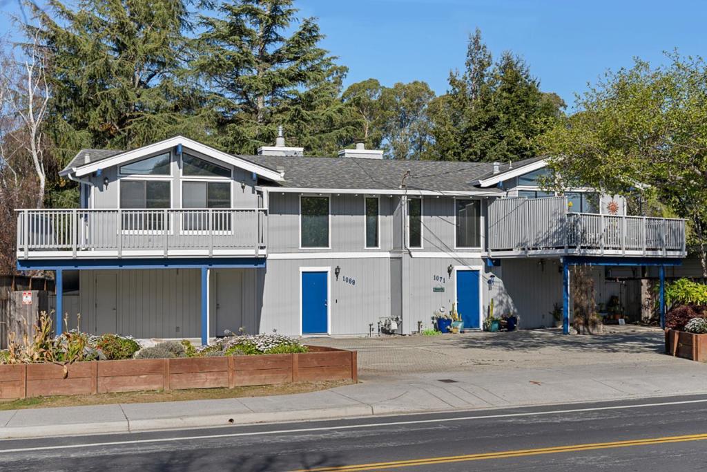 1069 7th Avenue Property Photo 1