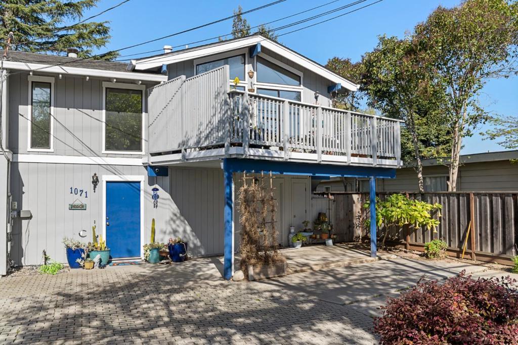 1069 7th Avenue Property Photo 4