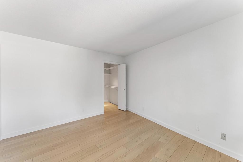 1069 7th Avenue Property Photo 14