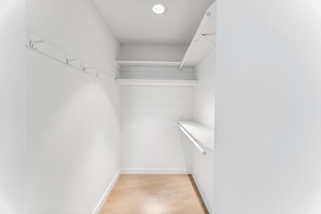1069 7th Avenue Property Photo 15