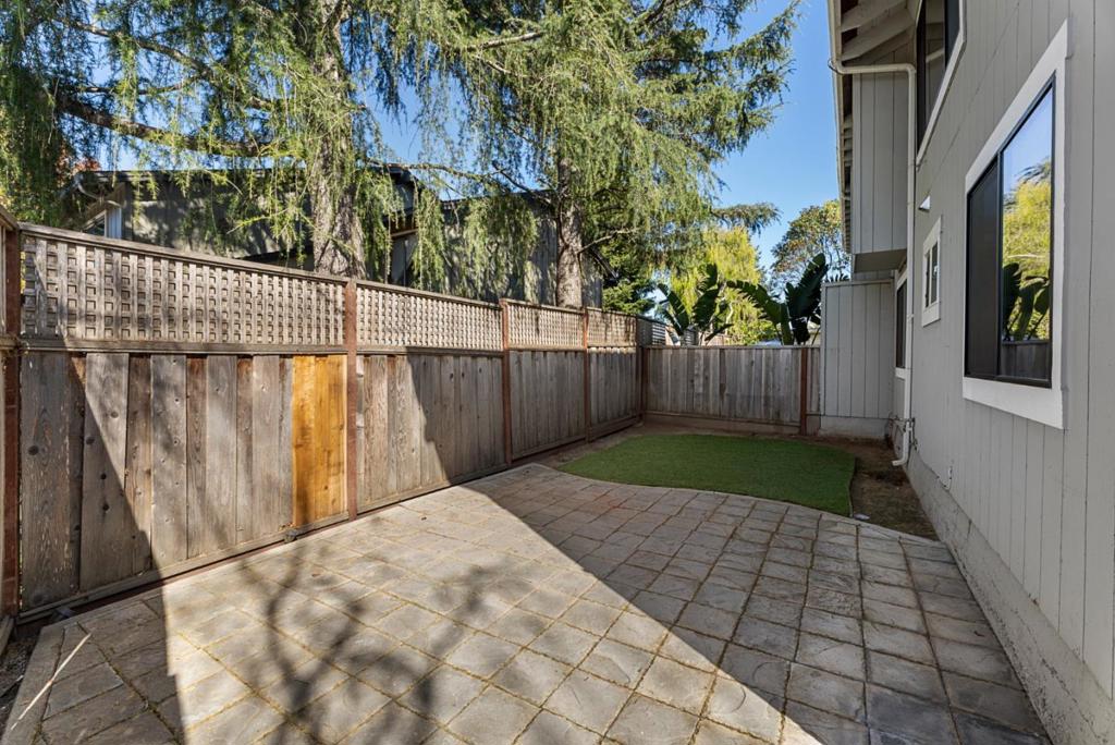 1069 7th Avenue Property Photo 23