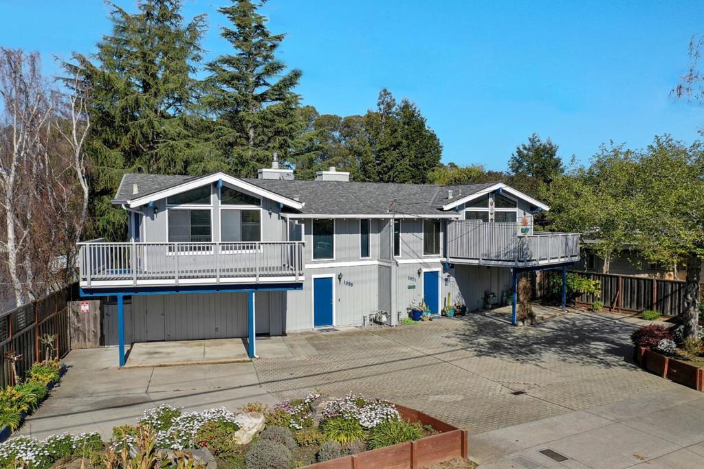 1069 7th Avenue Property Photo 25