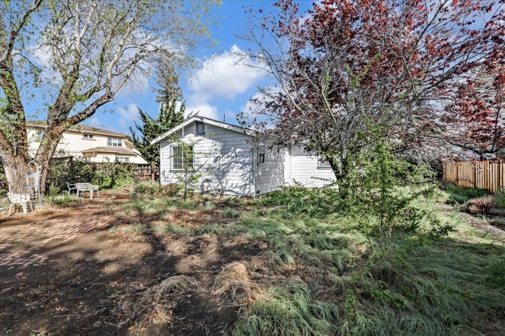 679 Sleeper Avenue Property Photo 1