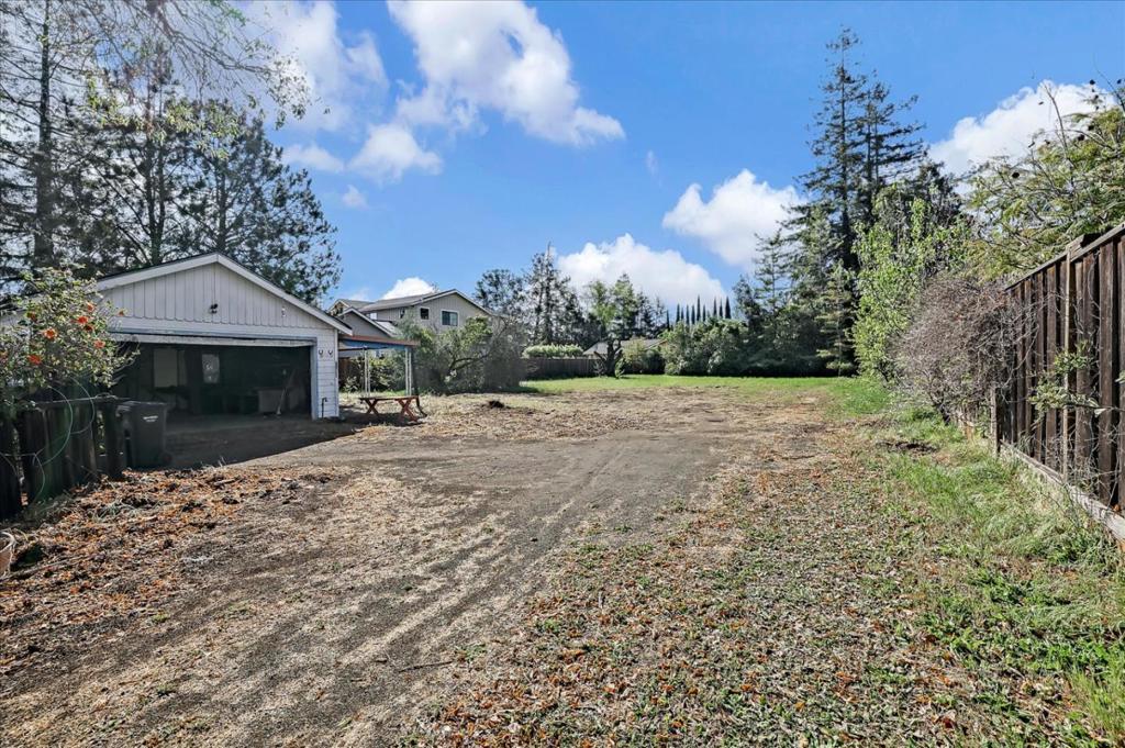679 Sleeper Avenue Property Photo 3